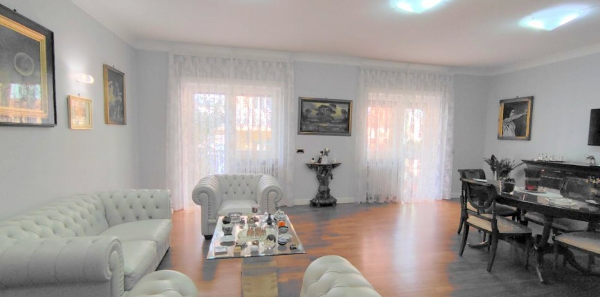 SALONE DOPPIO